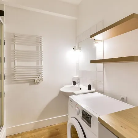 New Paradis - 2bdrs Flat In The Heart Of
